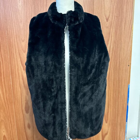 Reversible Black & White Houndstooth Faux Fur Mock Neck Zip Front - Picture 1 of 11